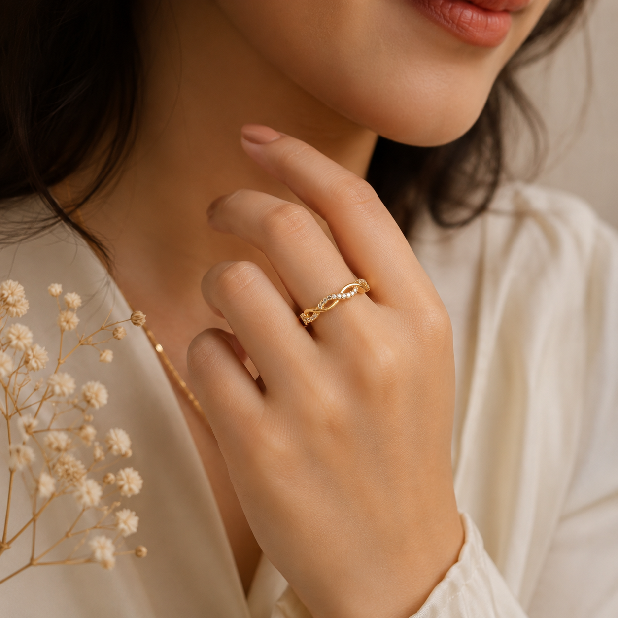 ✨ Infinity Sparkle Gold Ring
