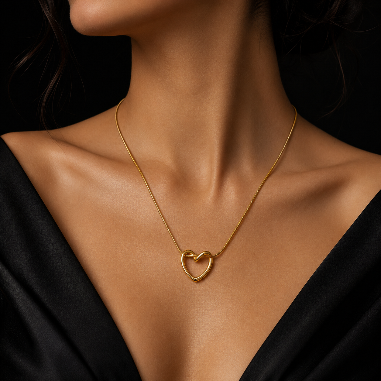 Golden Heart Pendant Necklace – Luxury Minimalist Gold Chain