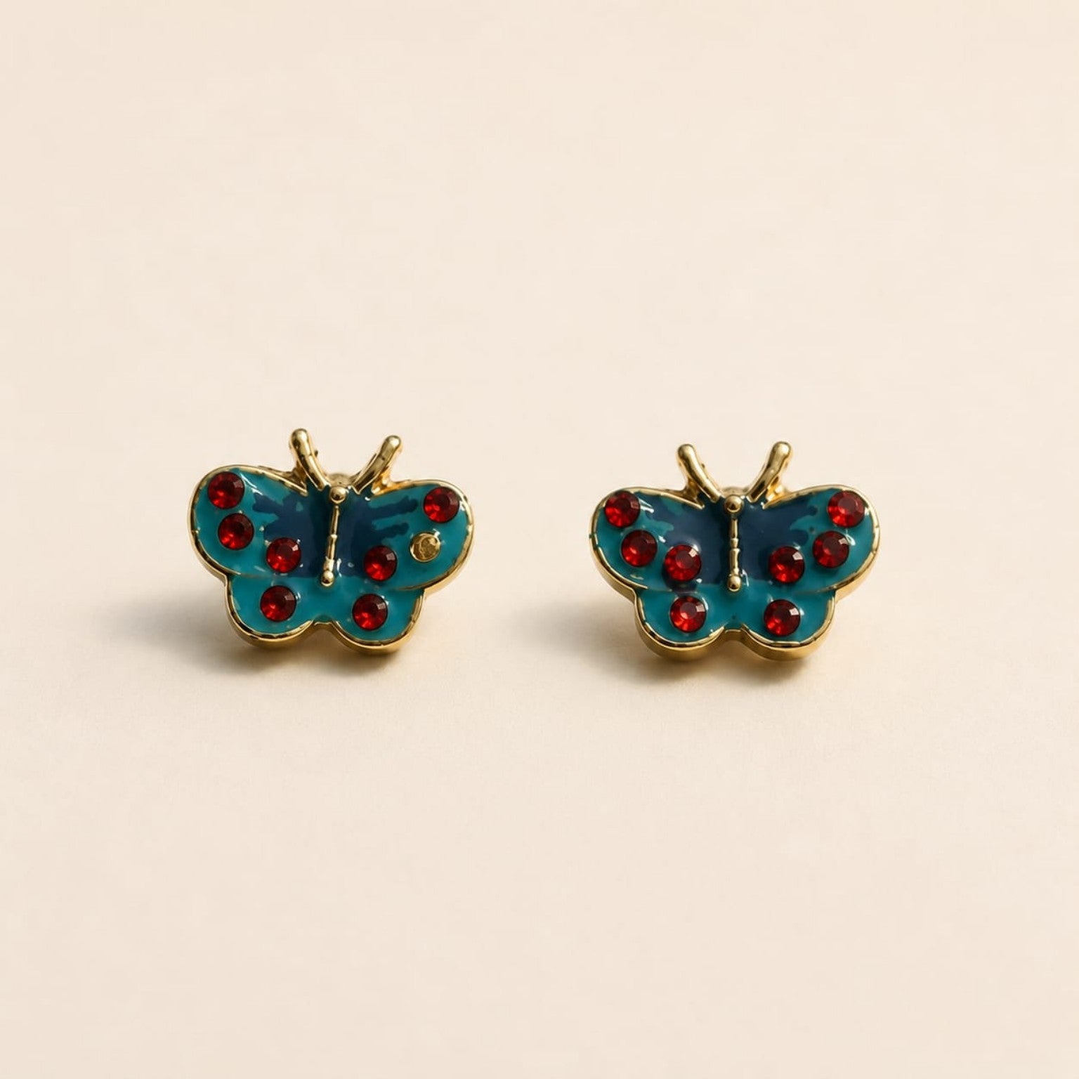 🦋 Butterfly Crystal Stud Earrings – Elegant & Charming