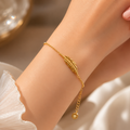 Golden Feather Charm Bracelet – Elegant Gold-Tone Minimalist Jewelry