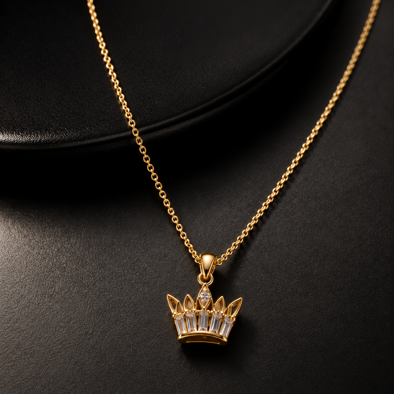 Royal Crown Pendant Necklace – Luxury Gold-Tone Crystal Necklace